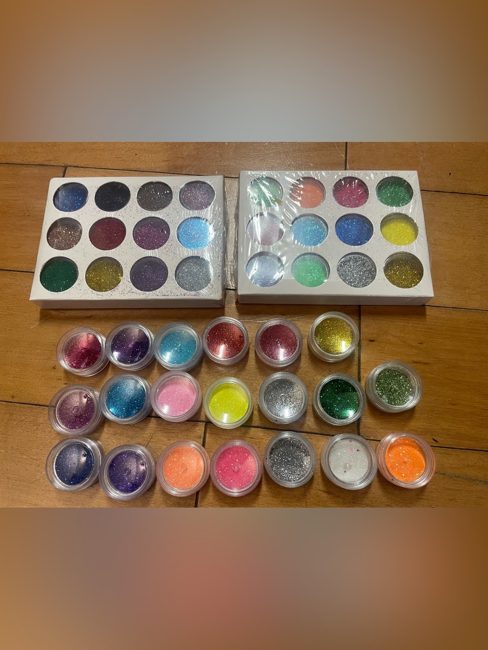 42 lot of glitter